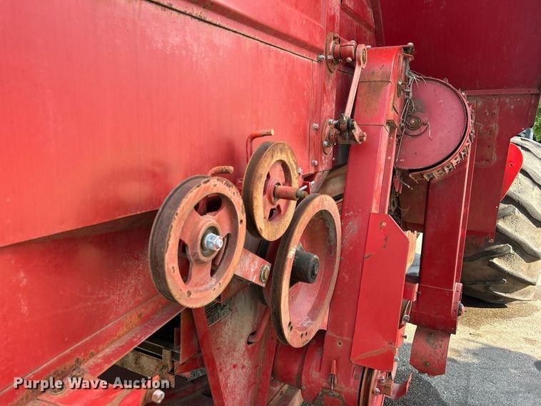 image for item DQ0879 Massey Ferguson MT750  combine