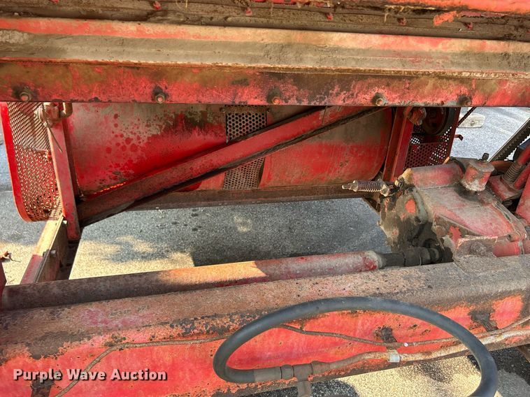 image for item DQ0879 Massey Ferguson MT750  combine