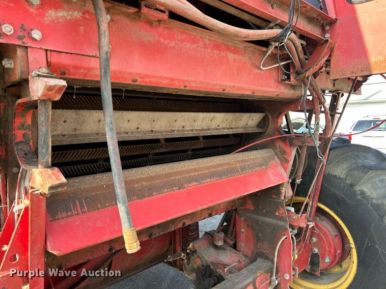 image for item DQ0879 Massey Ferguson MT750  combine