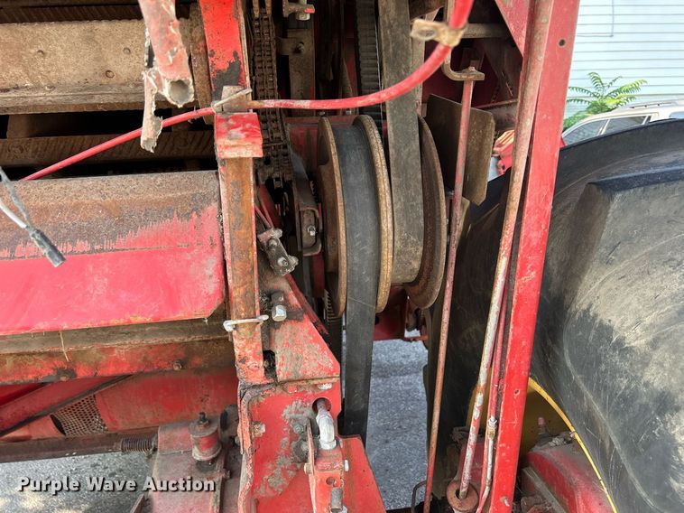 image for item DQ0879 Massey Ferguson MT750  combine