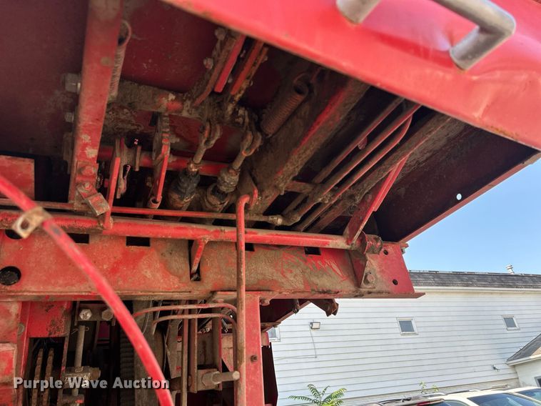 image for item DQ0879 Massey Ferguson MT750  combine