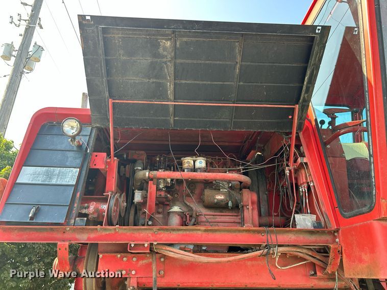 image for item DQ0879 Massey Ferguson MT750  combine