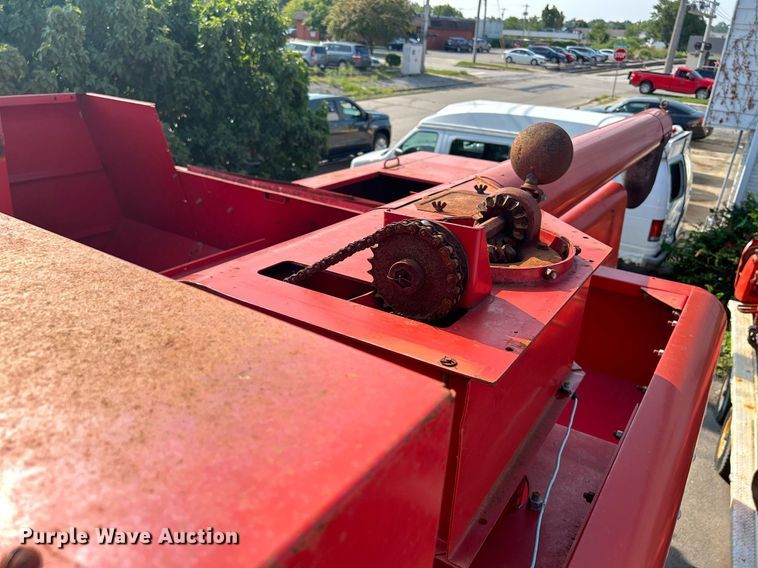 image for item DQ0879 Massey Ferguson MT750  combine