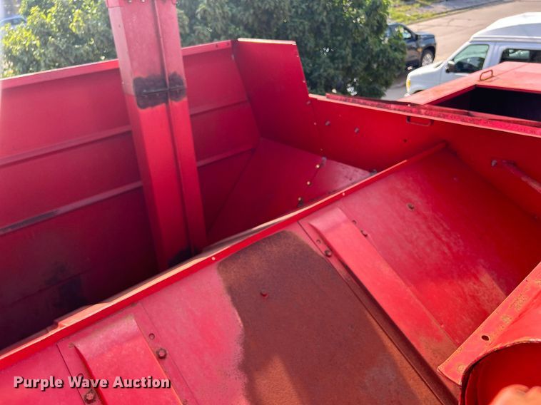 image for item DQ0879 Massey Ferguson MT750  combine