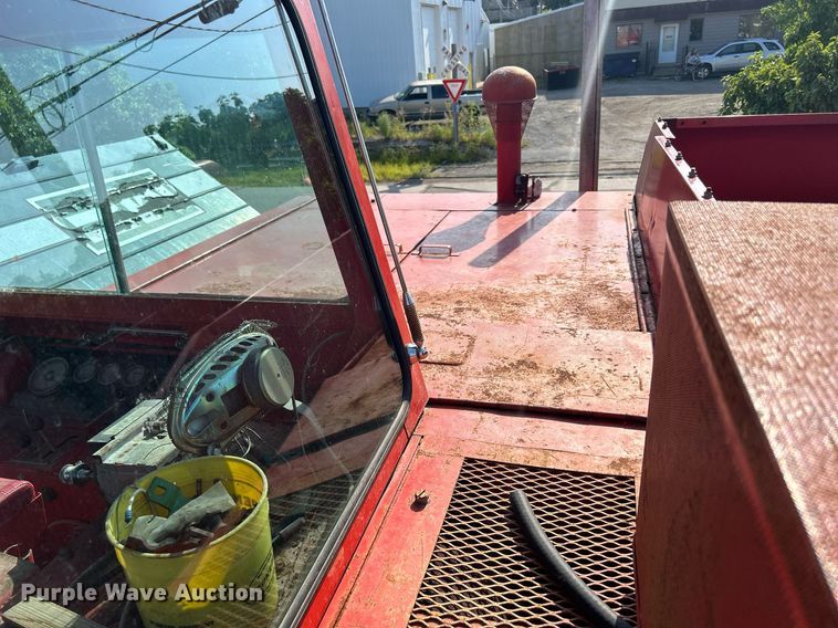 image for item DQ0879 Massey Ferguson MT750  combine