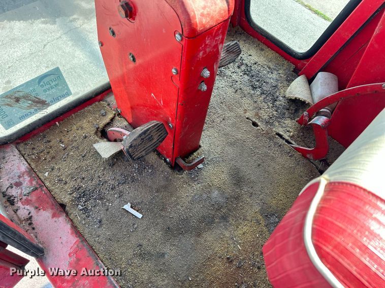 image for item DQ0879 Massey Ferguson MT750  combine