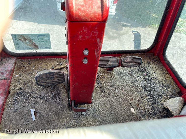 image for item DQ0879 Massey Ferguson MT750  combine