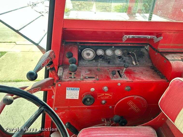 image for item DQ0879 Massey Ferguson MT750  combine