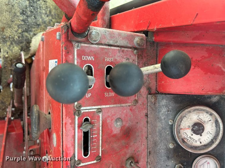 image for item DQ0879 Massey Ferguson MT750  combine