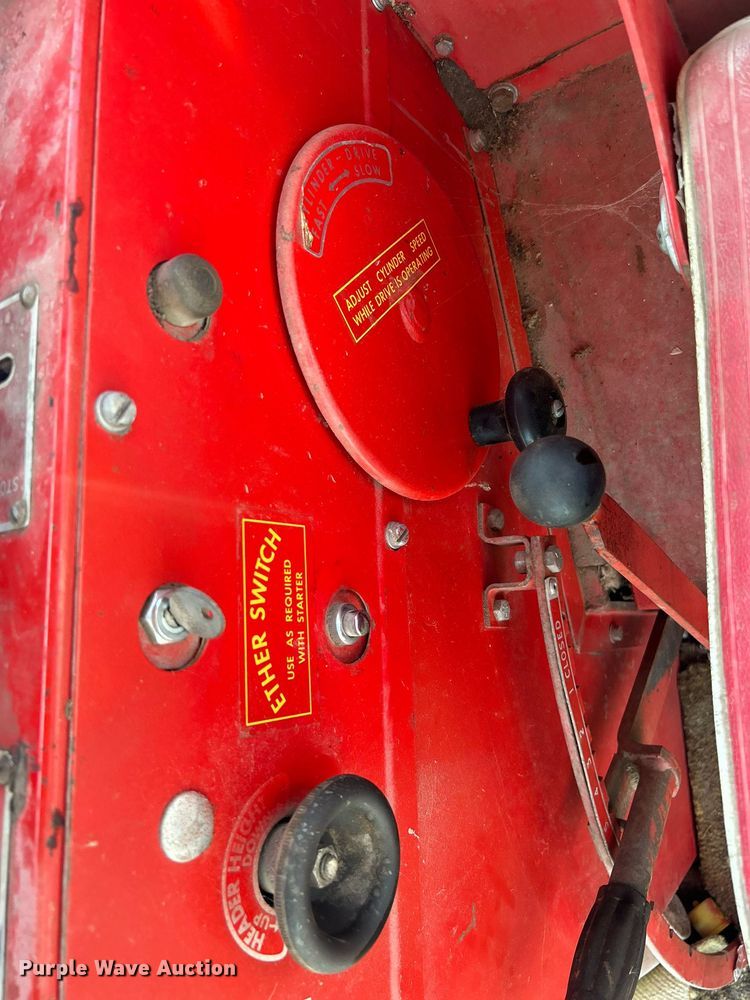 image for item DQ0879 Massey Ferguson MT750  combine