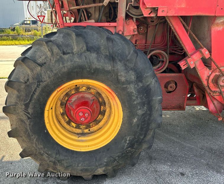 image for item DQ0879 Massey Ferguson MT750  combine