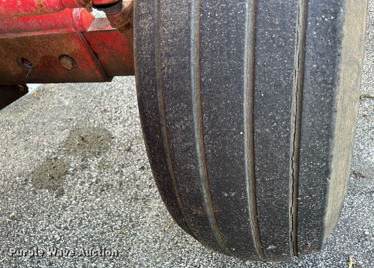 image for item DQ0879 Massey Ferguson MT750  combine