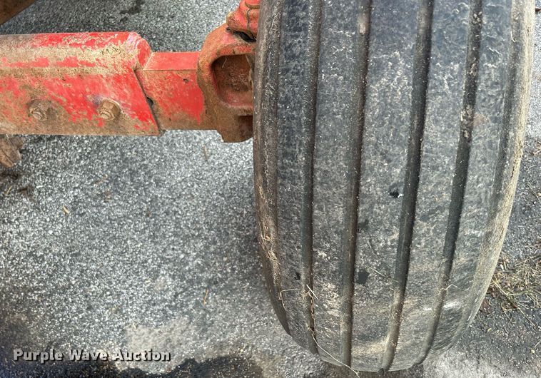 image for item DQ0879 Massey Ferguson MT750  combine