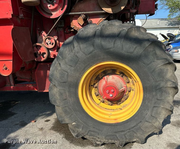 image for item DQ0879 Massey Ferguson MT750  combine