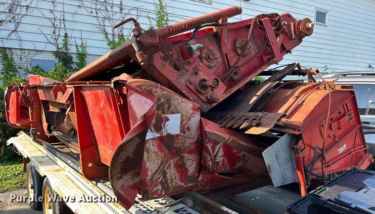 image for item DQ0879 Massey Ferguson MT750  combine