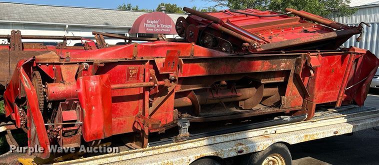 image for item DQ0879 Massey Ferguson MT750  combine