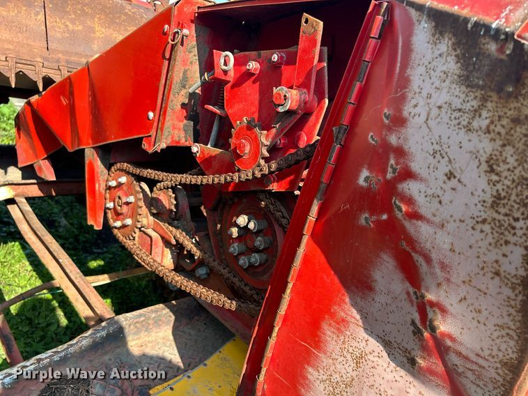 image for item DQ0879 Massey Ferguson MT750  combine