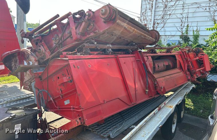 image for item DQ0879 Massey Ferguson MT750  combine