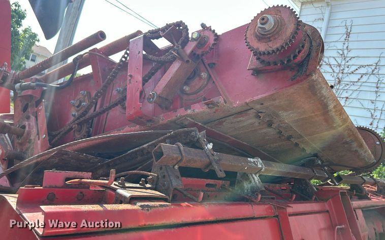 image for item DQ0879 Massey Ferguson MT750  combine