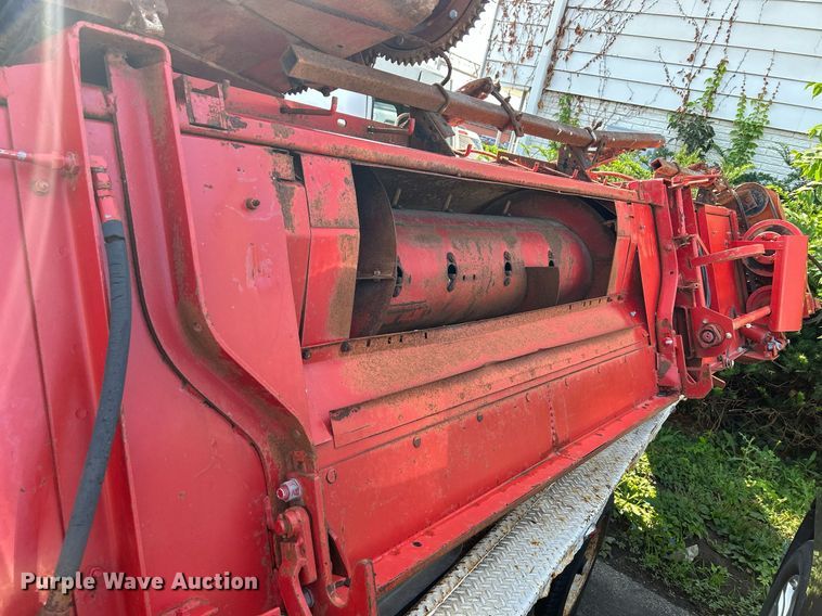 image for item DQ0879 Massey Ferguson MT750  combine