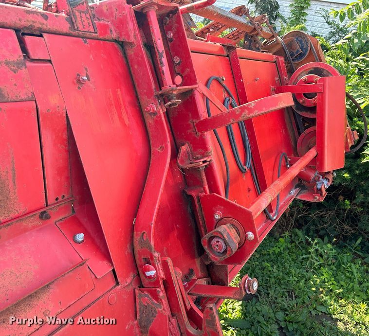 image for item DQ0879 Massey Ferguson MT750  combine