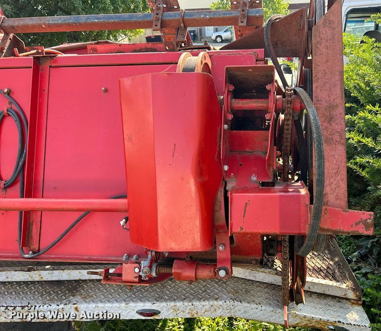 image for item DQ0879 Massey Ferguson MT750  combine