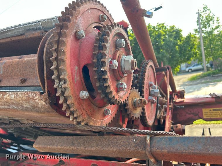 image for item DQ0879 Massey Ferguson MT750  combine