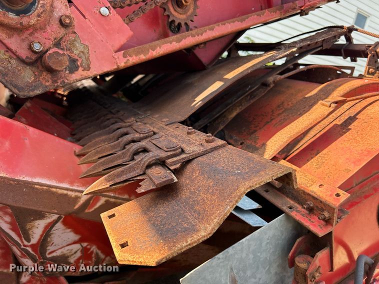 image for item DQ0879 Massey Ferguson MT750  combine