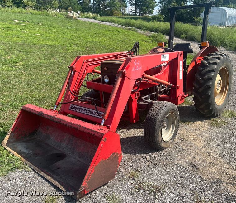 image for item DQ0887 1989 Massey Ferguson 240  tractor