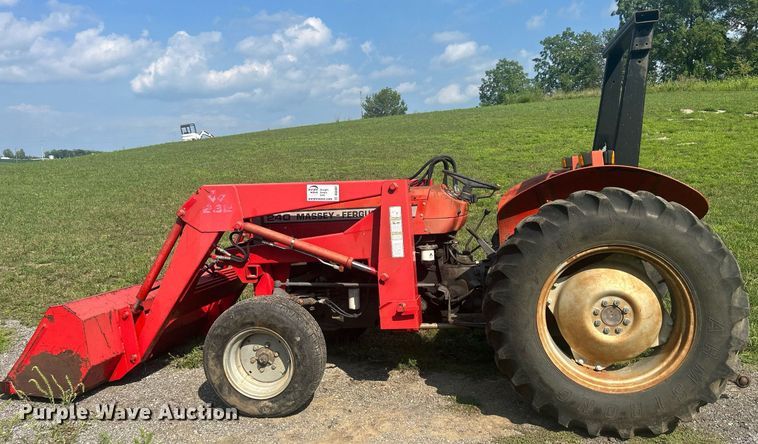 image for item DQ0887 1989 Massey Ferguson 240  tractor