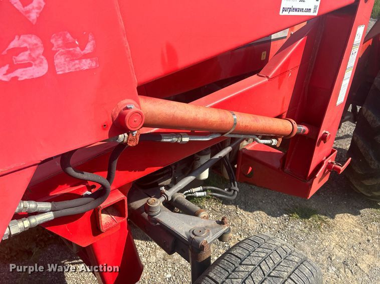 image for item DQ0887 1989 Massey Ferguson 240  tractor