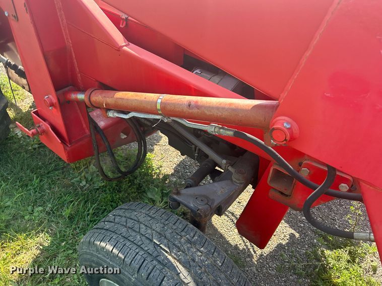 image for item DQ0887 1989 Massey Ferguson 240  tractor