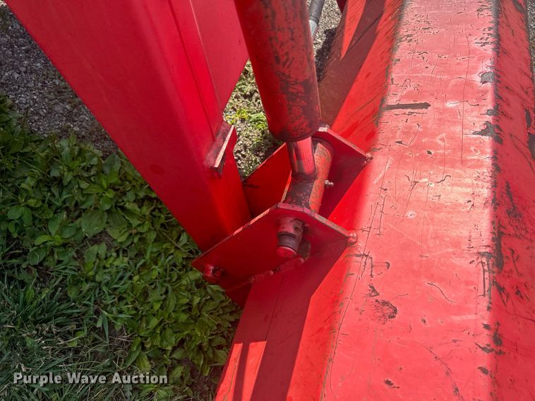 image for item DQ0887 1989 Massey Ferguson 240  tractor