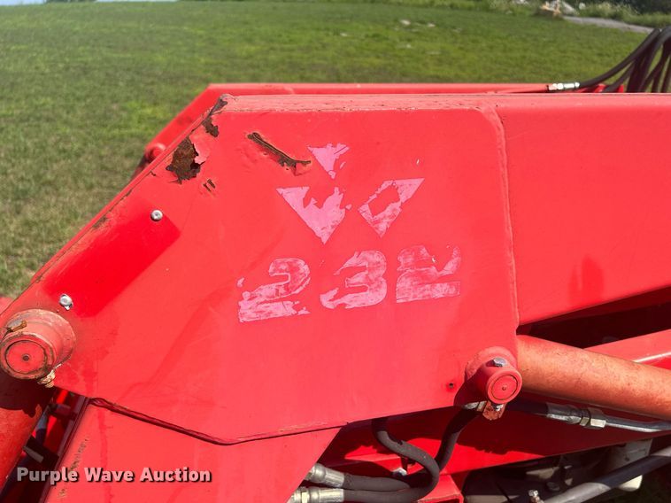 image for item DQ0887 1989 Massey Ferguson 240  tractor