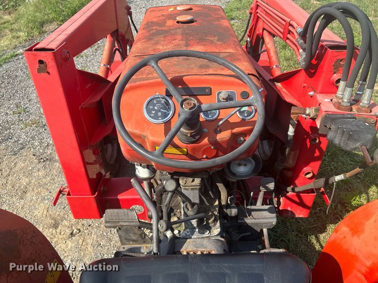 image for item DQ0887 1989 Massey Ferguson 240  tractor
