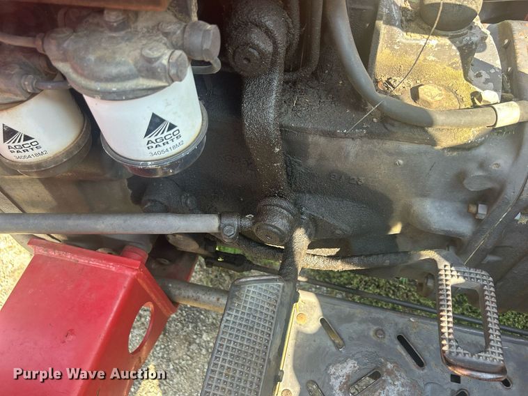 image for item DQ0887 1989 Massey Ferguson 240  tractor