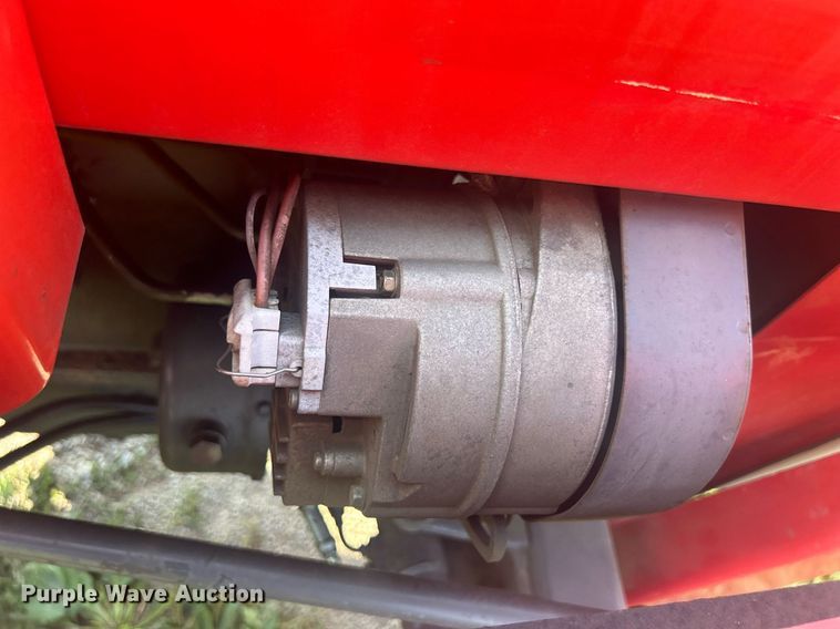 image for item DQ0887 1989 Massey Ferguson 240  tractor