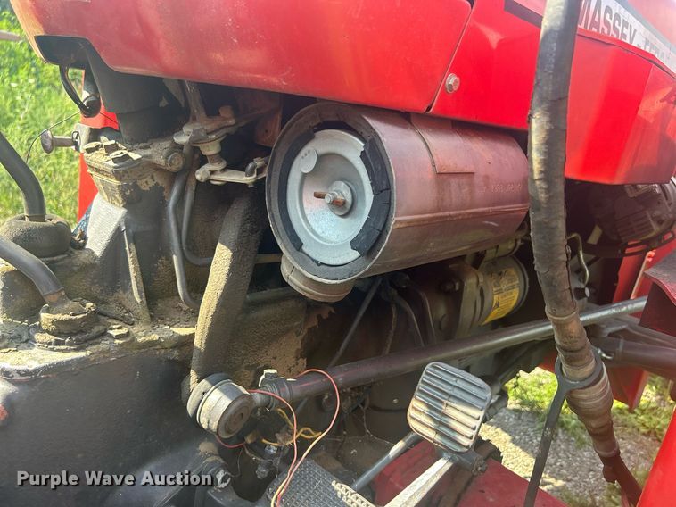 image for item DQ0887 1989 Massey Ferguson 240  tractor