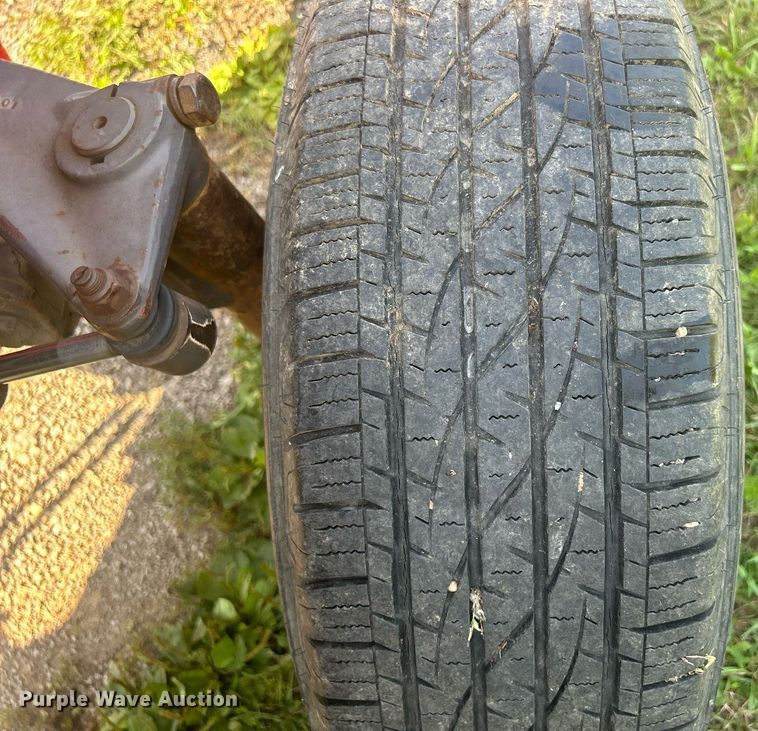 image for item DQ0887 1989 Massey Ferguson 240  tractor