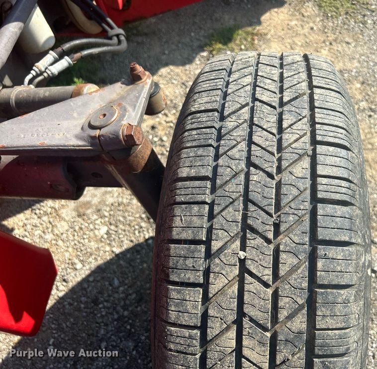 image for item DQ0887 1989 Massey Ferguson 240  tractor