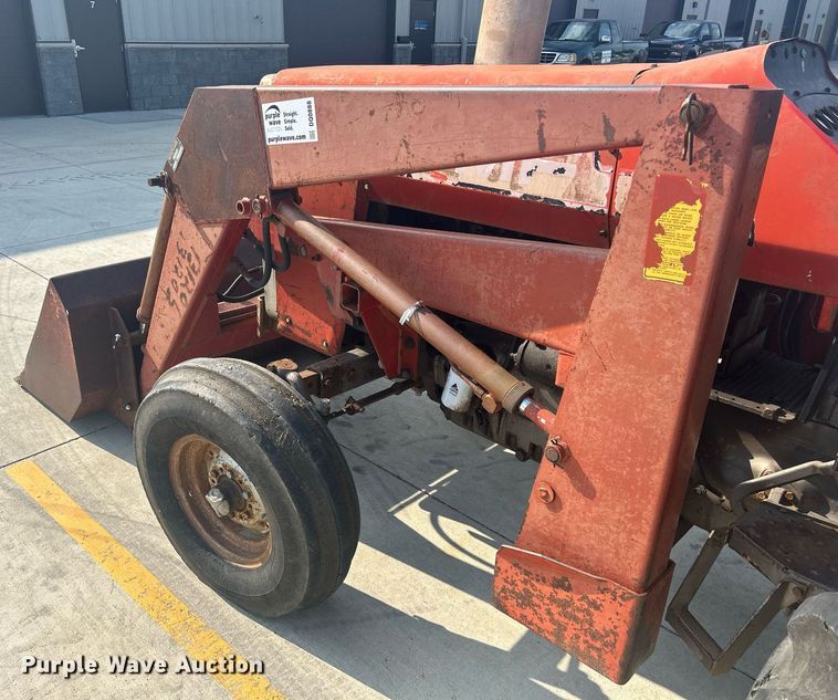 image for item DQ0888 1979 Massey Ferguson 275  tractor