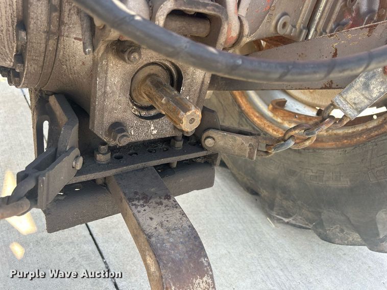 image for item DQ0888 1979 Massey Ferguson 275  tractor