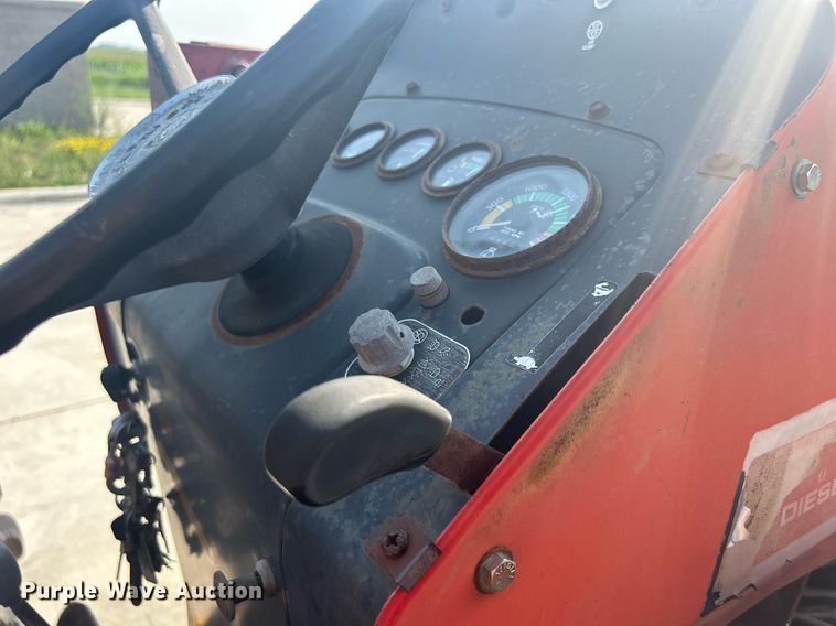 image for item DQ0888 1979 Massey Ferguson 275  tractor