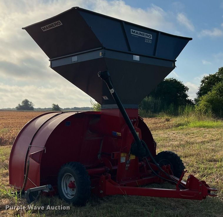 image for item DQ2143 2009 Mainero 2230  grain bagger
