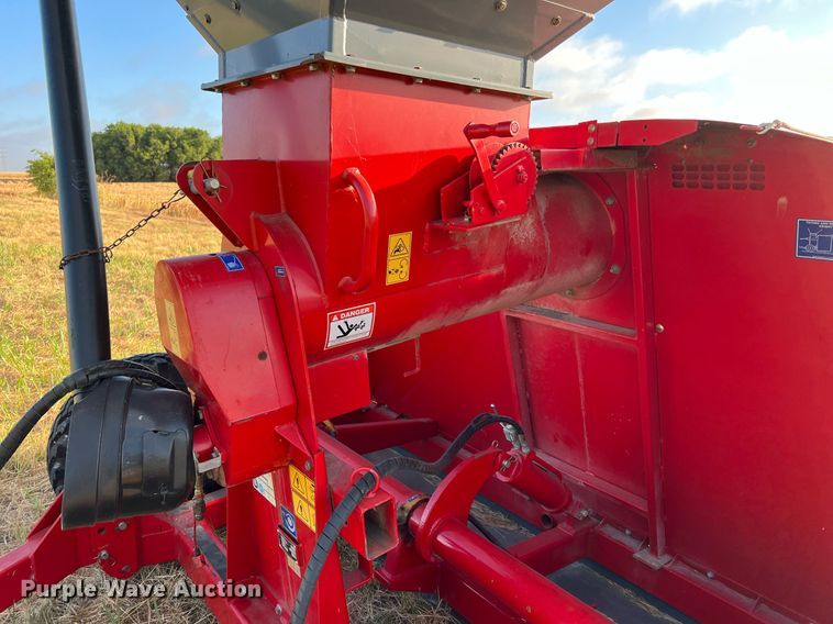 image for item DQ2143 2009 Mainero 2230  grain bagger