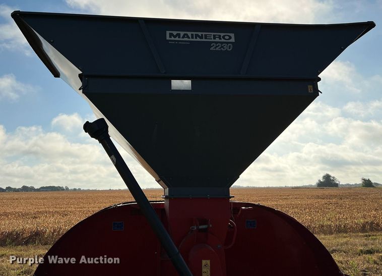 image for item DQ2143 2009 Mainero 2230  grain bagger