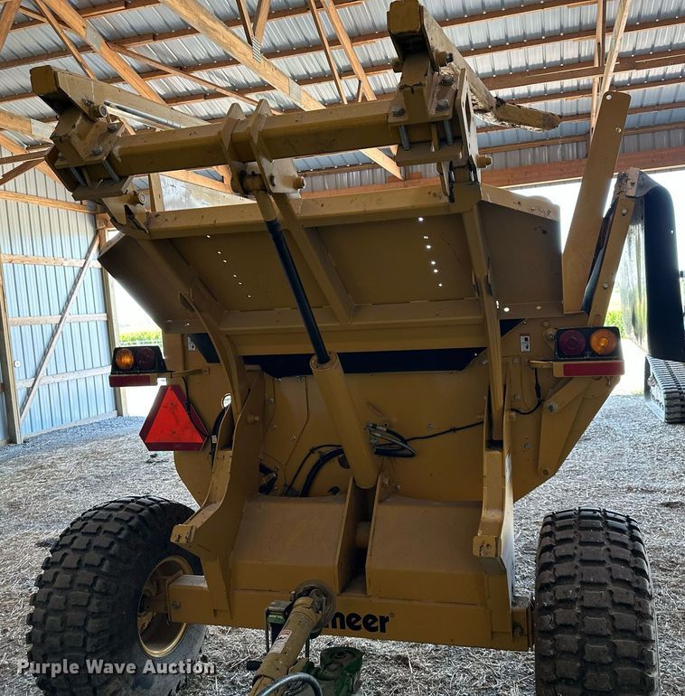 image for item DS2181 2017 Vermeer BPX9000  bale processor