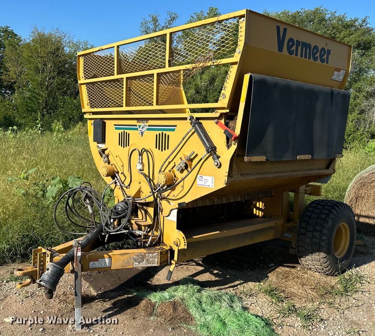 image for item DS2184 2004 Vermeer BP7000  bale processor