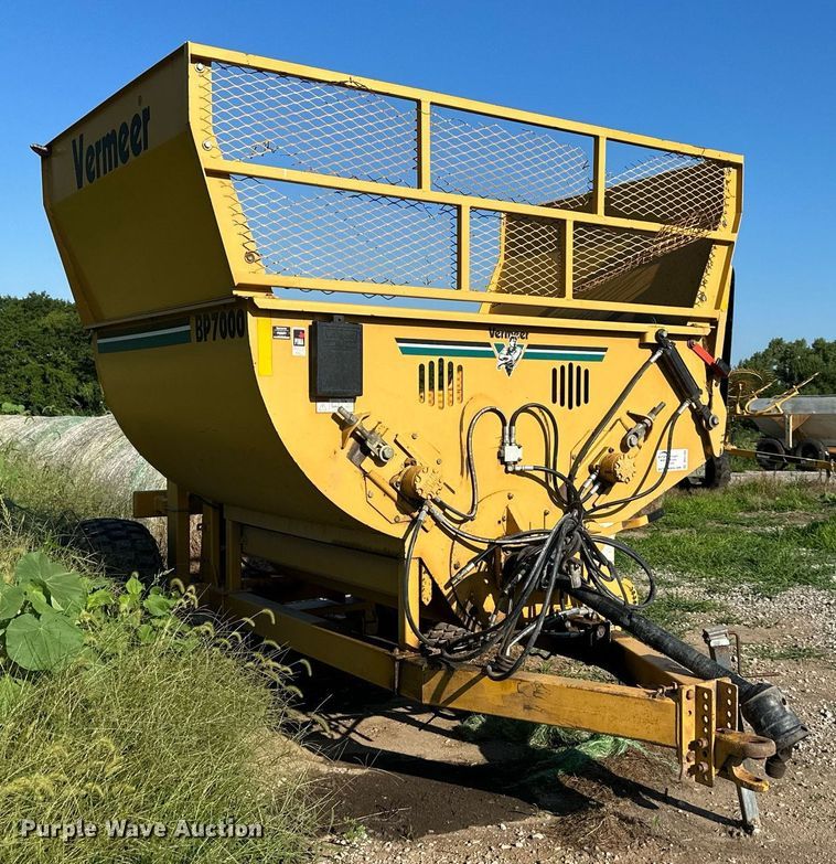 image for item DS2184 2004 Vermeer BP7000  bale processor