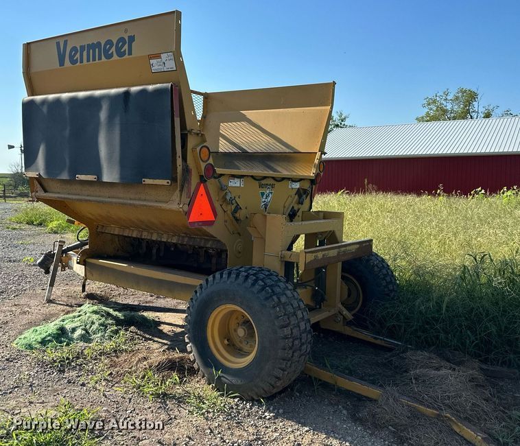 image for item DS2184 2004 Vermeer BP7000  bale processor